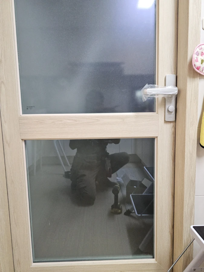 강남구 문짝 손잡이 교체 시공 현장 5